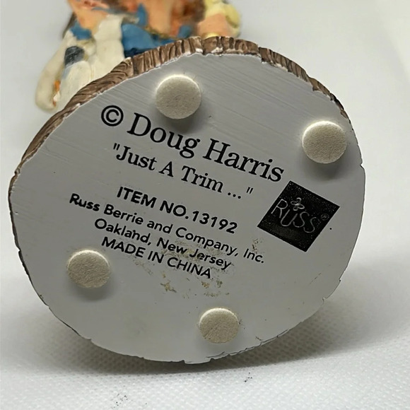 Doug Harris “Just A Trim” Hairdresser Figurine #13192 Russ Berrie ~ 7.2 inches - Picture 5 of 5